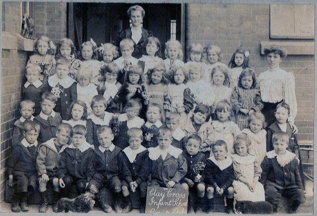 Hannah Cutts school class 1910